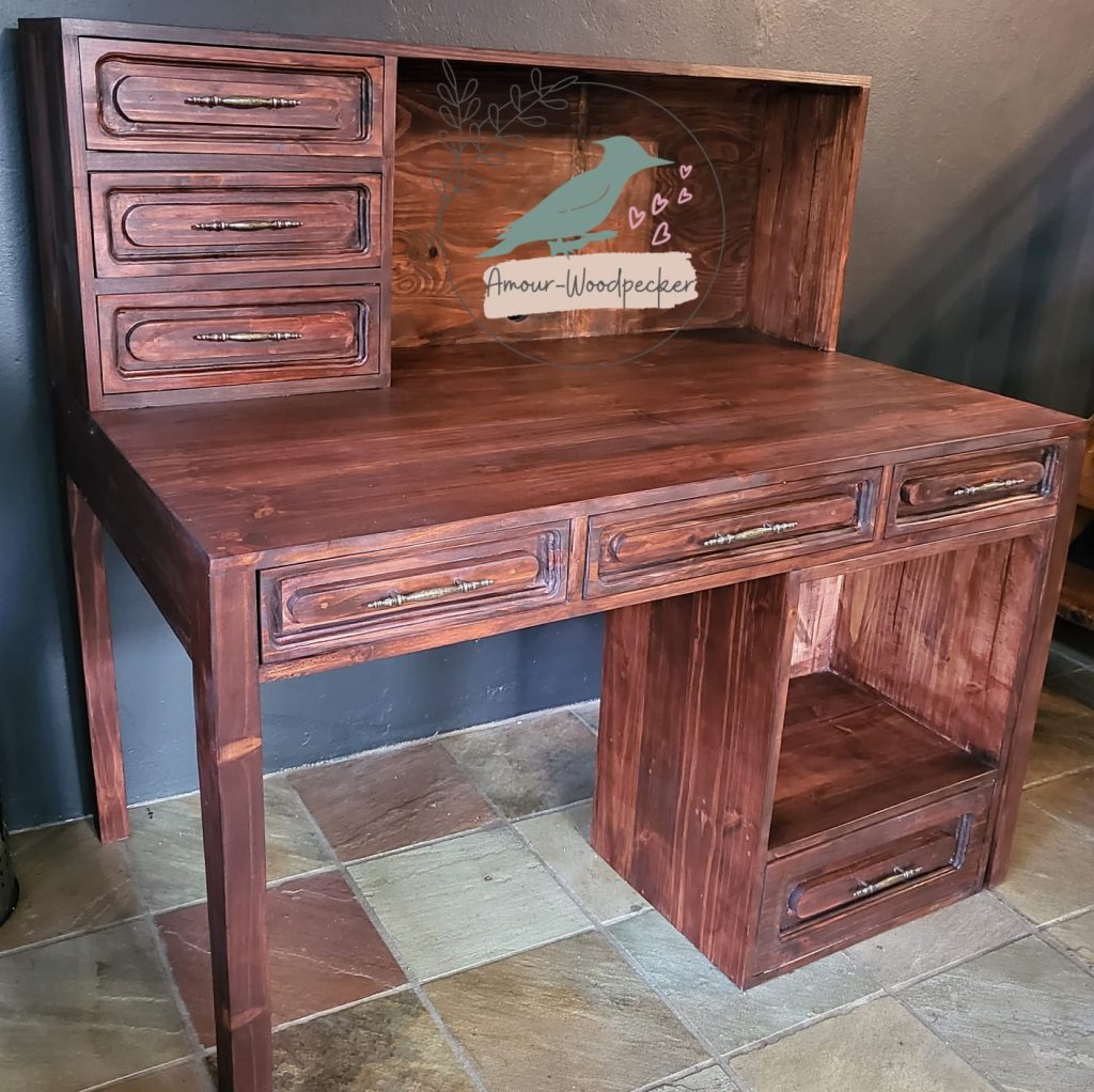 Jaci Desk