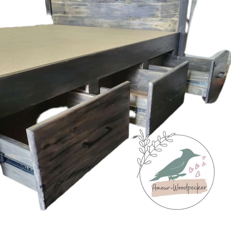 Rustic blocked bed - Image 4