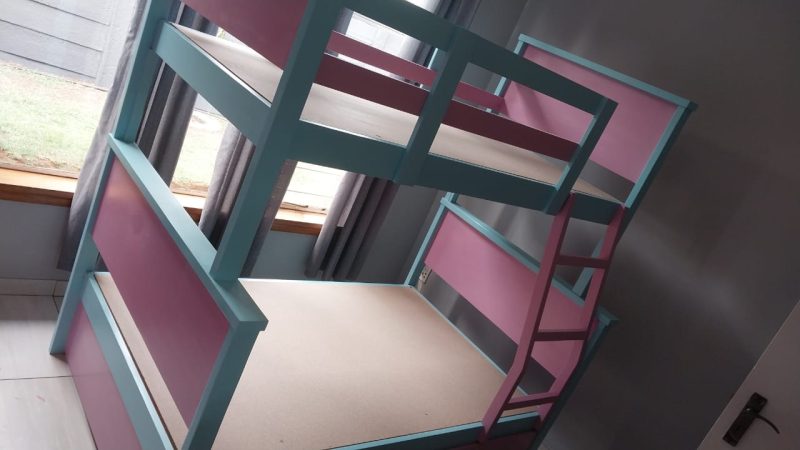 Candy floss bunked bed - Image 2