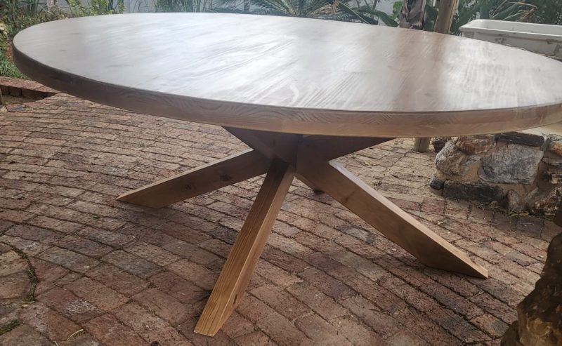 Nicolas modern round table - Image 3