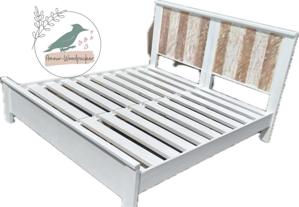 Toucans pine and acacia bed