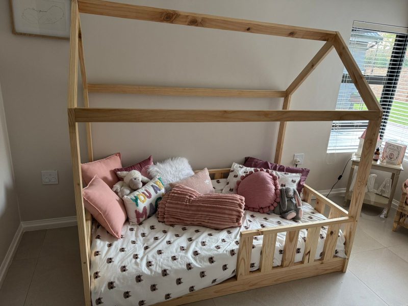 Erichia house bed - Image 3