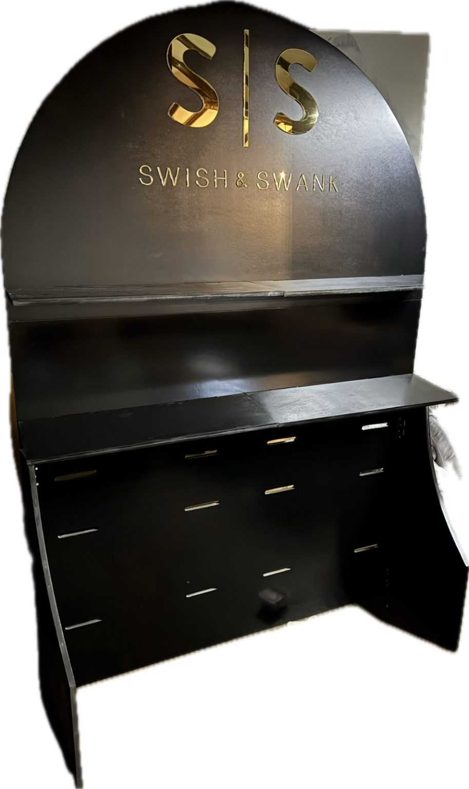 Branded kiosk display shelves - Image 4